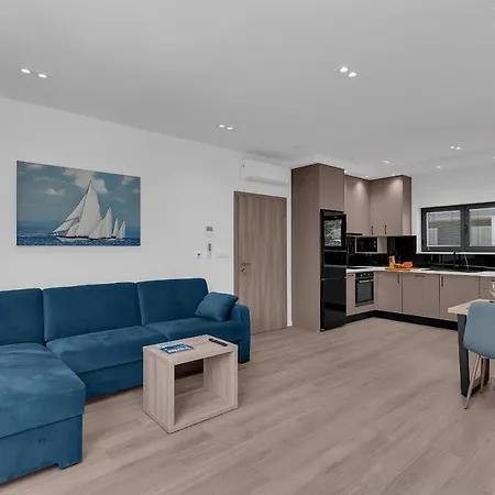 Ela Apartment *